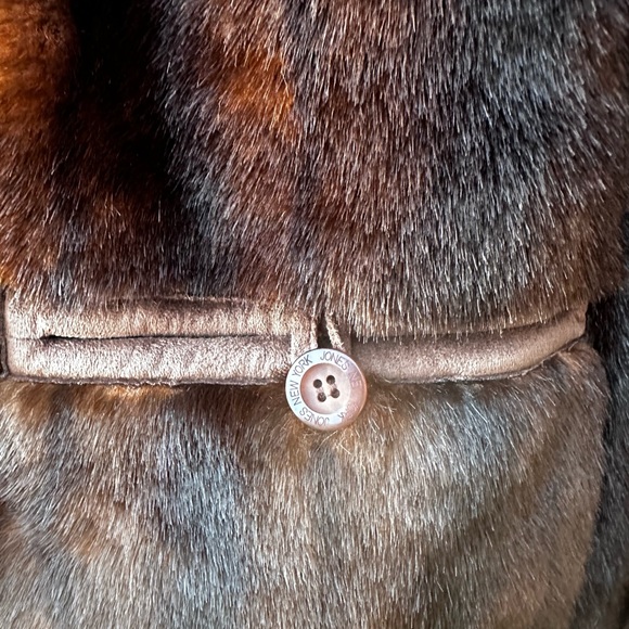 JONES NEW YORK Brown Reversible Faux Fur And Suede Women’s Coat Barley Worn Lg. - Picture 9 of 9
